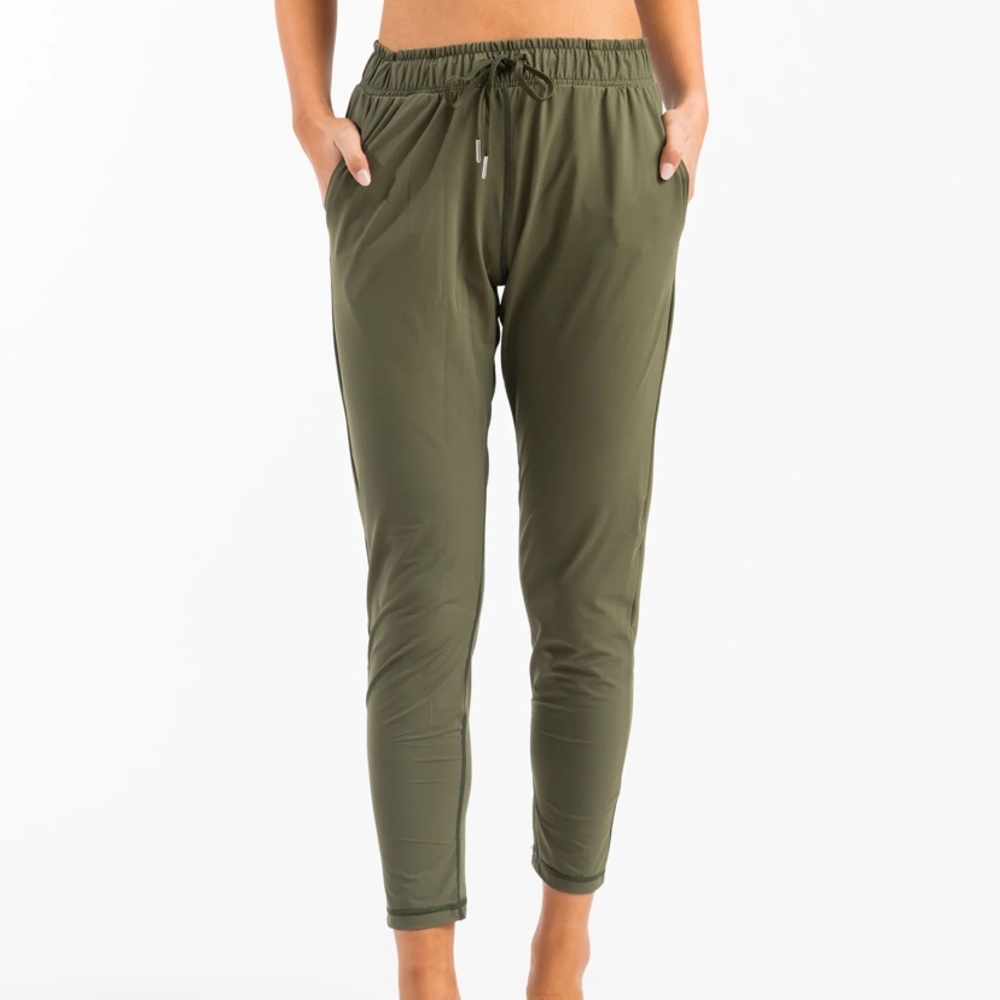 Zyia Olive Everywhere Pants